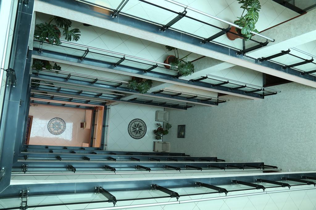Afarensis International Hotel Addis Abeba Esterno foto