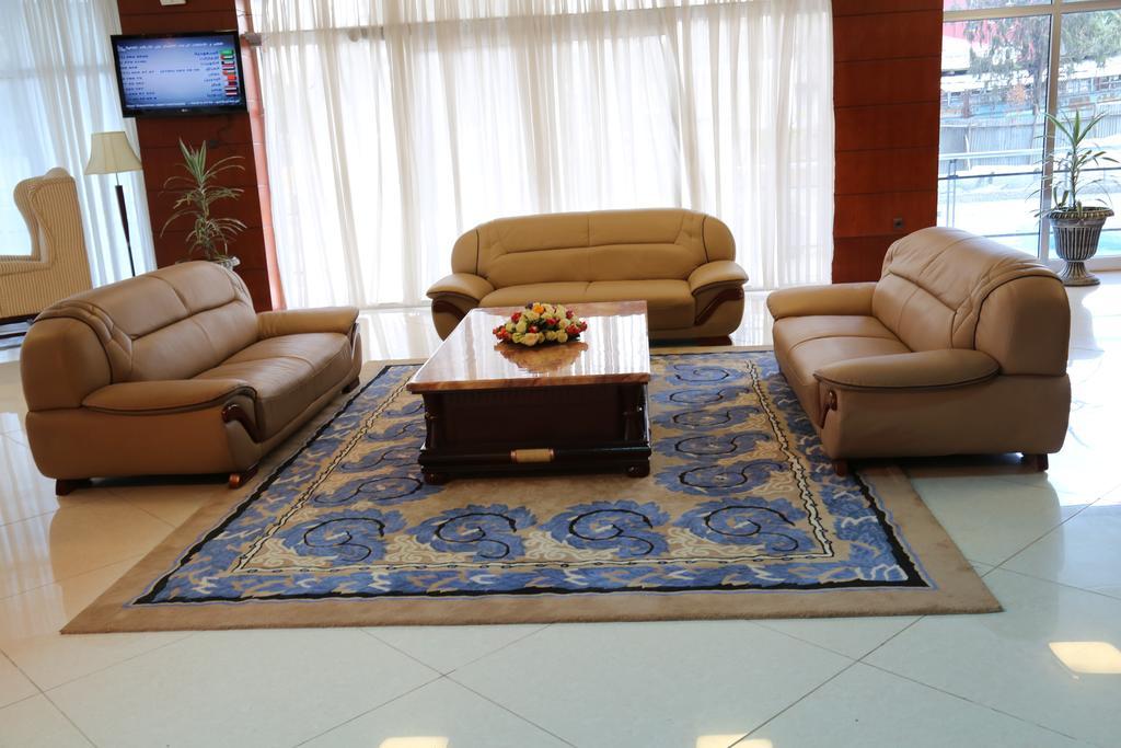 Afarensis International Hotel Addis Abeba Esterno foto