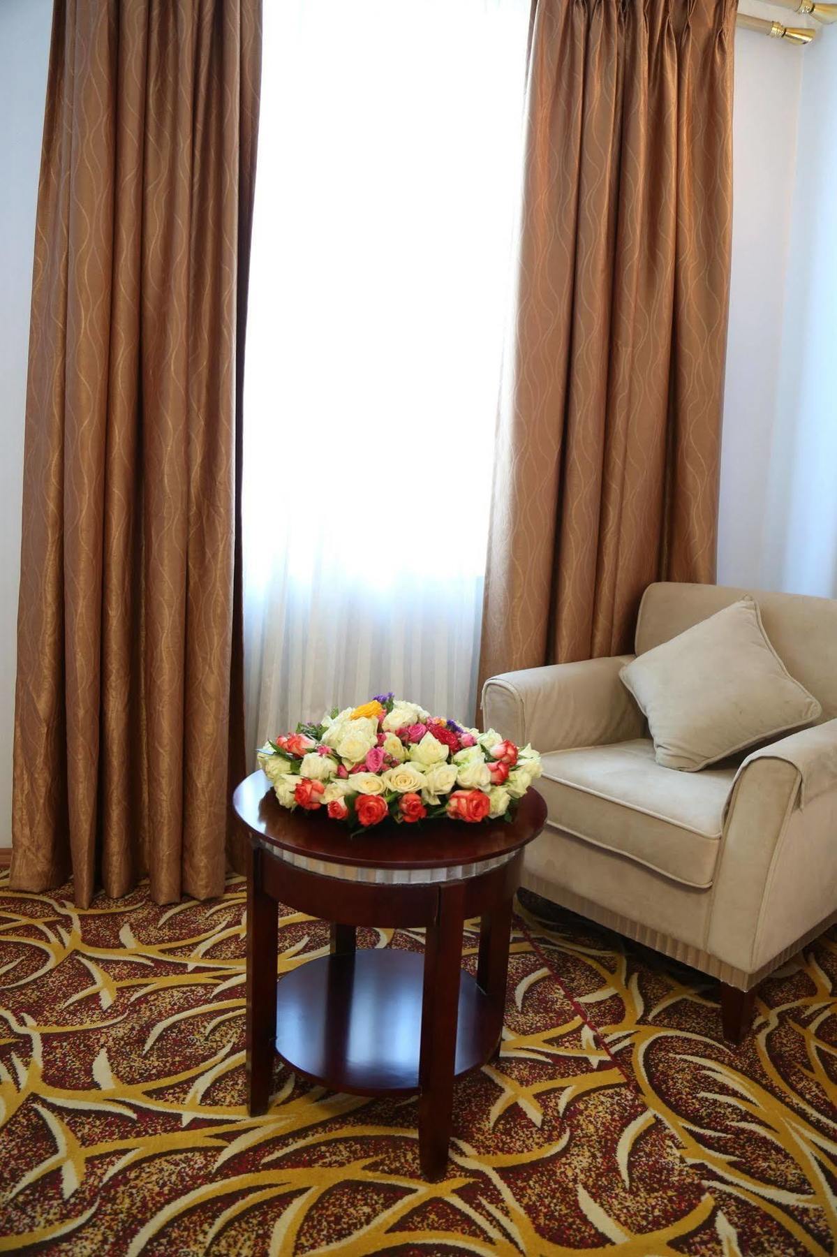 Afarensis International Hotel Addis Abeba Esterno foto