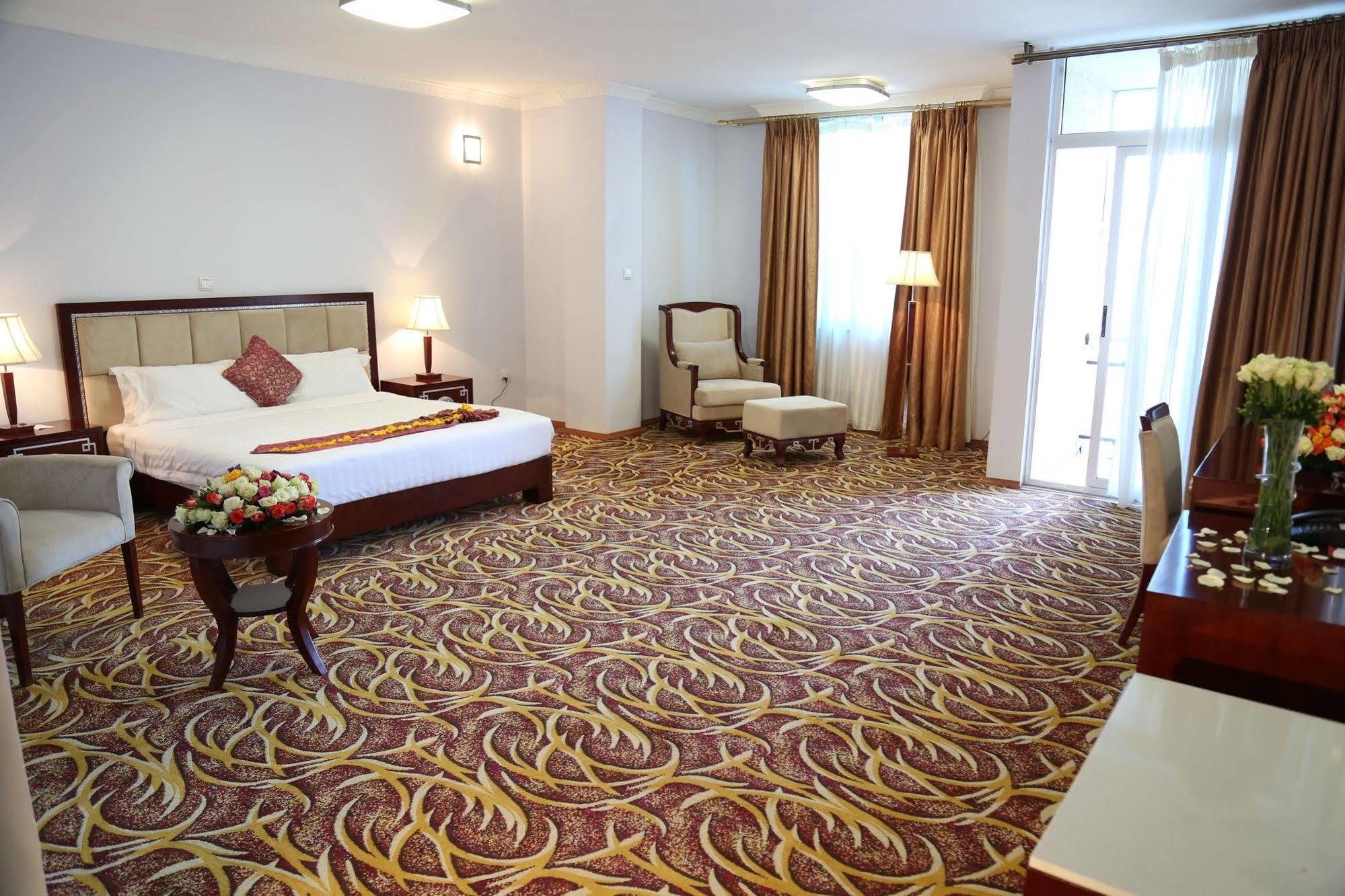 Afarensis International Hotel Addis Abeba Esterno foto
