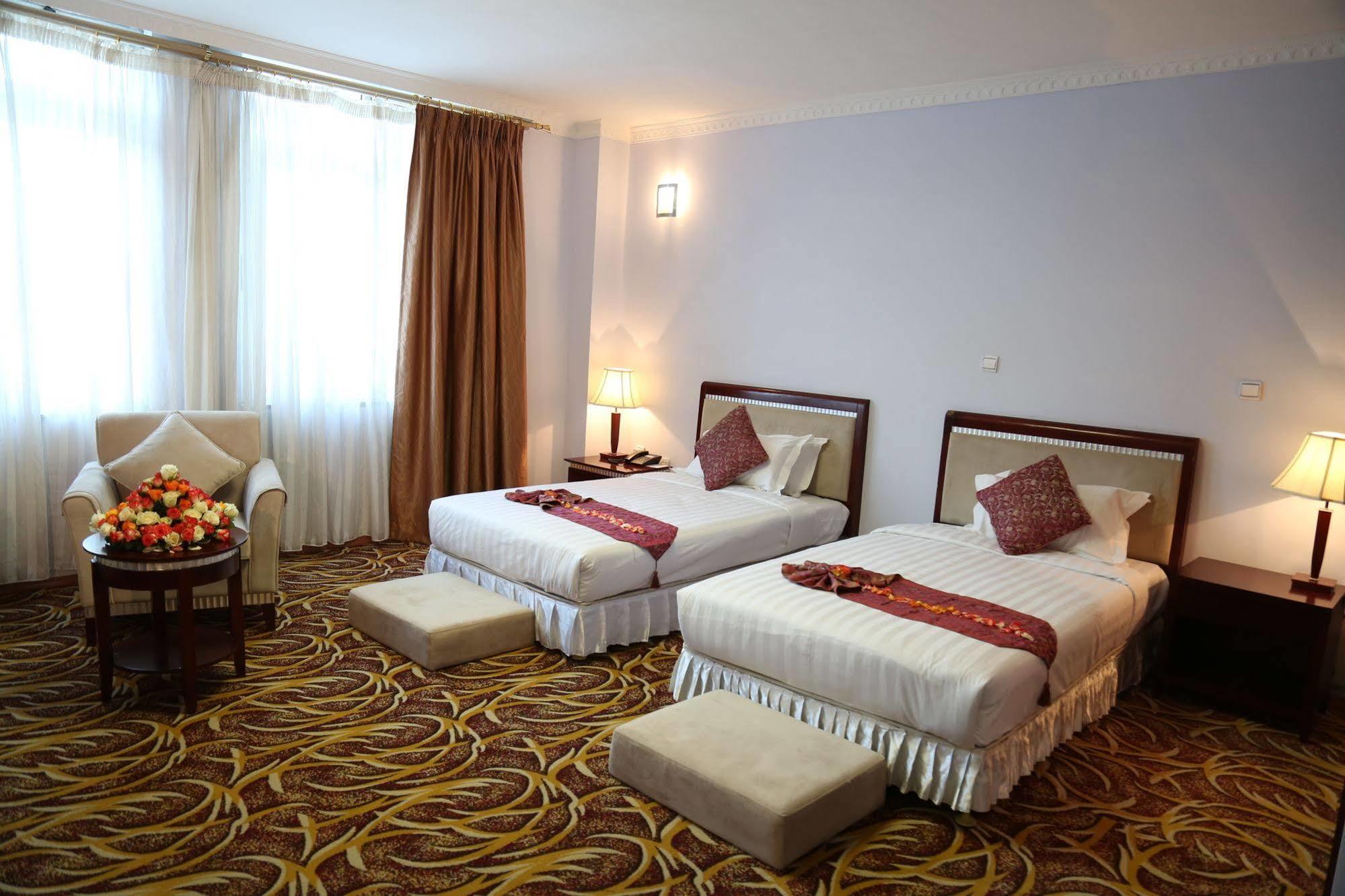 Afarensis International Hotel Addis Abeba Esterno foto